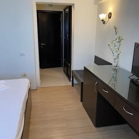 Royal Hotel 3*