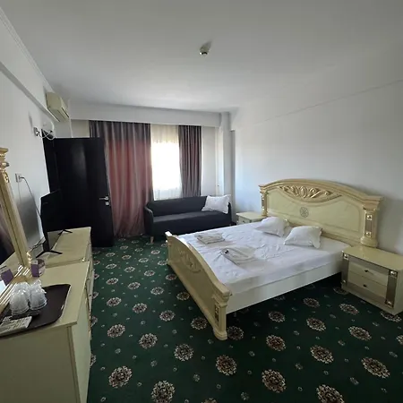 Royal Hotel 3*
