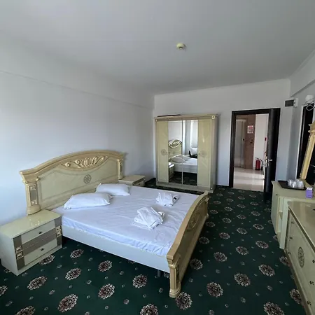 Hotel Royal 3*